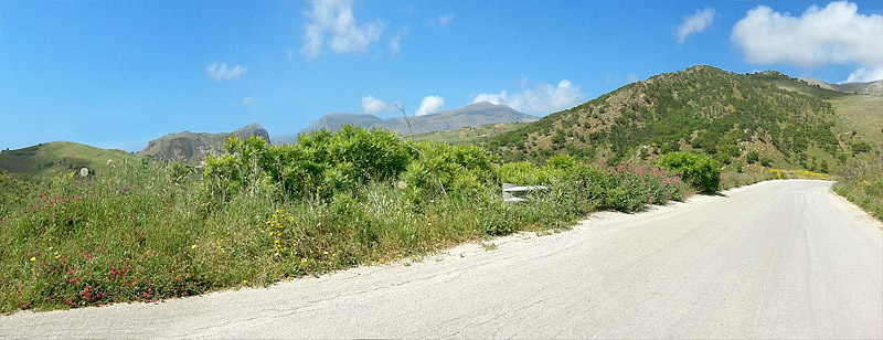 The road leading to the panoramic viewpoint near Partinico